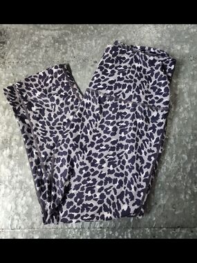 Zella Leopard Print 3/4 Leggings in Gray and Black - Women's Medium